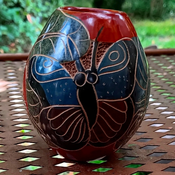 Vintage Costa Rican Butterfly Vase 3.5" - Picture 1 of 6